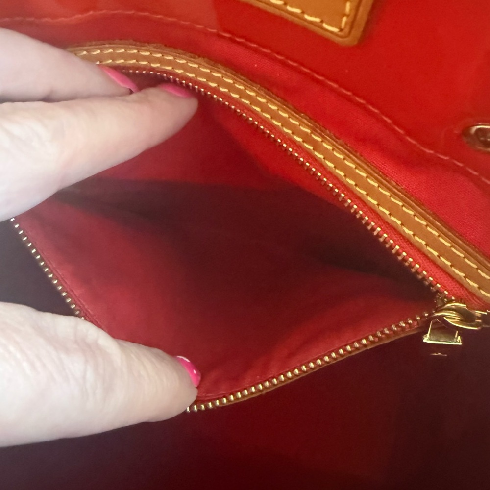 ❤️ Louis Vuitton Red Monogram Vernis Tote Bag | Patent Leather | Made in France - Picture 9 of 9
